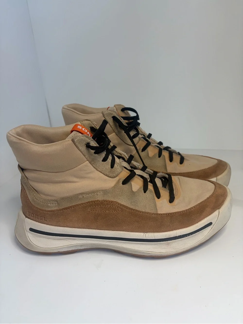 Sorel Women’s Beige & Brown Suede High-Top In N Out Sneaker Size 9